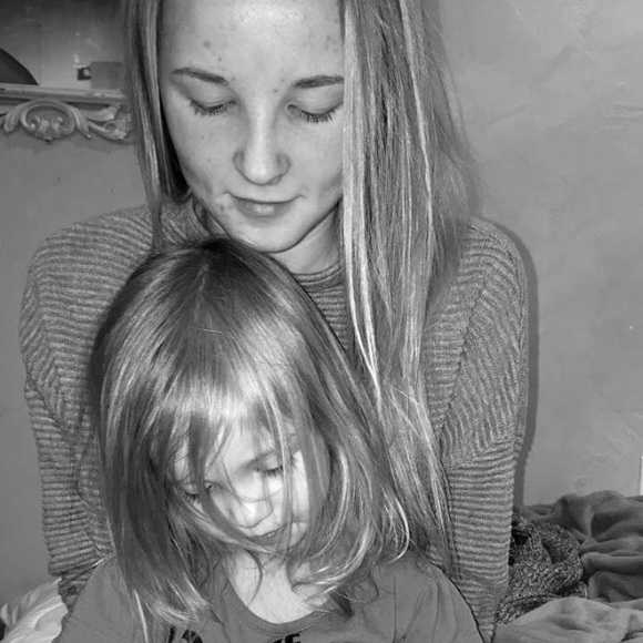 Meet your Posher, Lea - Picture 1 of 1